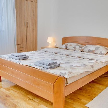 Milica 65M2, Free Parking & Wi-Fi Lejlighed Novi Sad Eksteriør billede