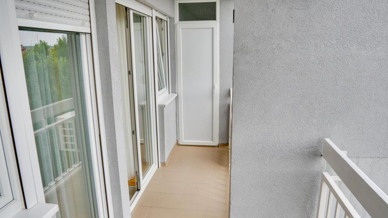Milica 65M2, Free Parking & Wi-Fi Lejlighed Novi Sad Eksteriør billede