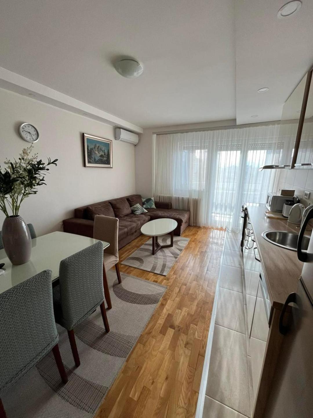 Milica 65M2, Free Parking & Wi-Fi Lejlighed Novi Sad Eksteriør billede